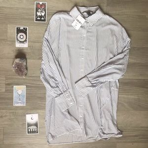 Pinstriped Vented Button Down Shirt  NWT Size: M